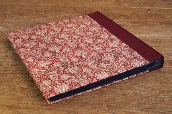 Album with linen back, classical album